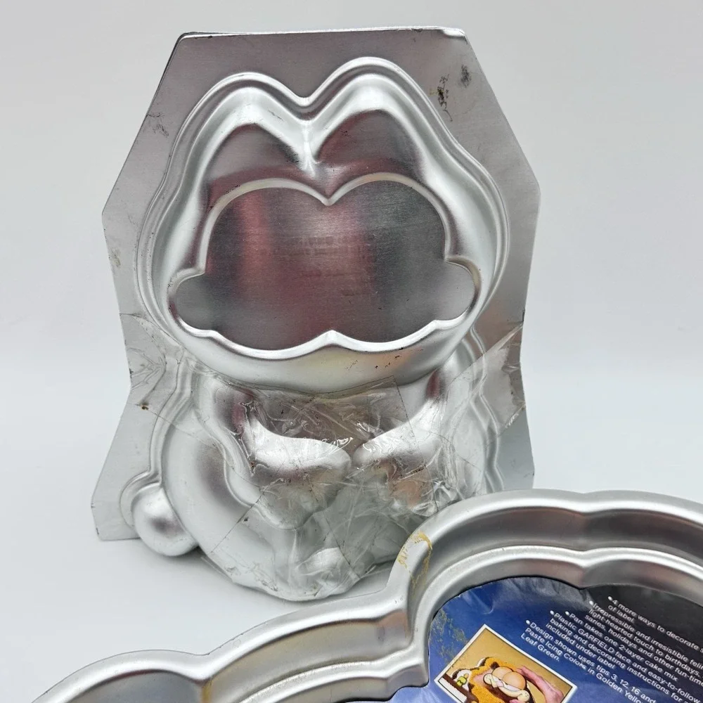 2 Rare Wilton Garfield Stand Up Cake Pan‎ Set Vintage 1978 Reusable Face